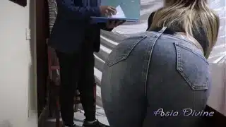 Una casalinga trova un modo per pagare l’affitto – Asia Divine