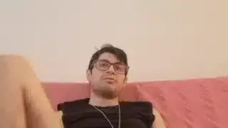 Story Time: come il mio amico etero mi ha rimorchiato e scopato (un etero che diventa gay)