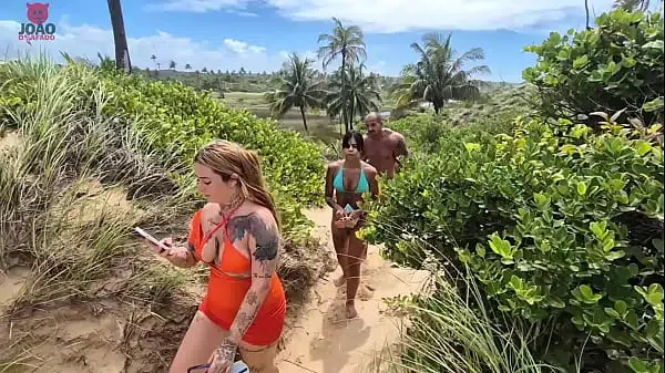 Aventura na Praia de Nudismo Acaba Todo Mundo Transando na Orgia | Joao O Safado – Lunna Geek – Brinquedo Ator 2 – Pitbull Porn ( PARTE 1 )