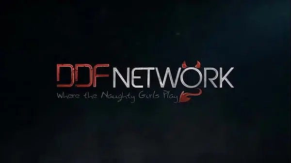 Bath Time Babes – Titties and Pussy Play in the Tub