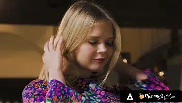 MOMMYS GIRL – Petite SQUIRTER Coco Lovelock Keeps Splashing On Upside Down MILF Lauren Phillips