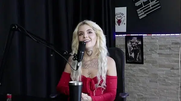 Uma atriz pornô se assustou quando ela fez prolapso anal e todos os atores usam injeção no pau pra ficar duro – Kyra Sex (SHEER/RED)