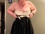 Cumshot amateur MILF suck and jerks dude in the bedroom
