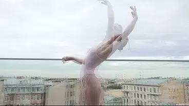 Red-haired ballerina takes a creampie in her pussy