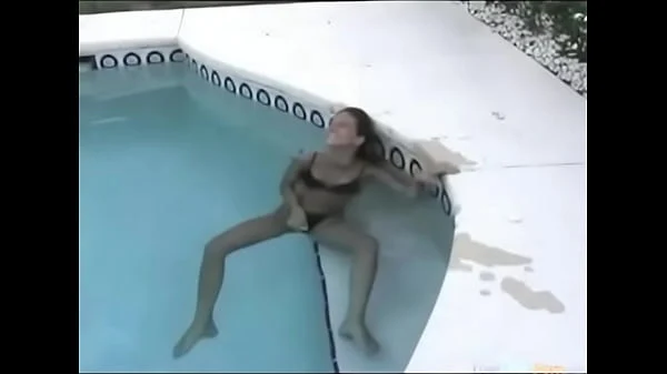 Amateur Teen Taped Masturbating In The Swimming Pool – Free Videos Adult Sex Tube – NONK Tube