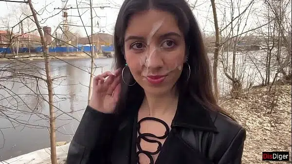 Cum on a girl’s face so she could walk through the park covered in sperm and shock people – Cumwalk