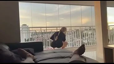 Madrasta Safada provaca o Negão pirocudo e sai com a buceta arregaçada. Loira Casada com uma bunda perfeita, limpa a casa provacando e termina cheia de leite.