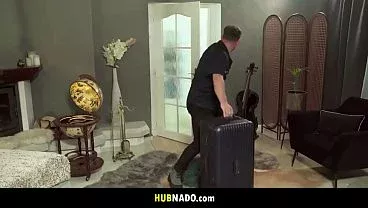 Bodyguard’s Passionate Encounter with Nelly Kent