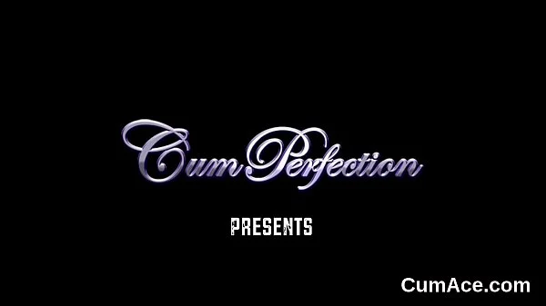 Foxy beauty gets cumshot on her face eating all the charge