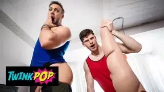 TWINKPOP – Finn Harding Turns Alex Mecum On His Back On The Bed And Pounds His Hole Unti Alex Cums
